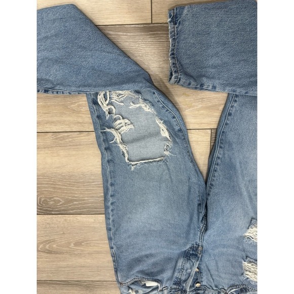 Forever 21 distressed boyfriend jeans - Picture 5 of 6